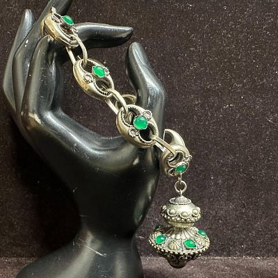 Etruscan Revival Style Green Fob Charm Accent Silver Tone Bracelet T60. Italy hallmark on the 