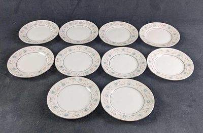 English Garden Fine China Dessert Plates This lot comes with 10 beautiful dessert plates. These 