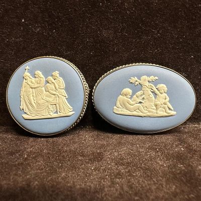 Wedgwood Blue Jasperware Neoclassical Sterling Silver Brooches. This item is in good pre-owned 