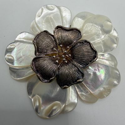 Mother of Pearl Sterling Silver Flower Brooch Pendant MOP. This item is in pre-owned, previously 
