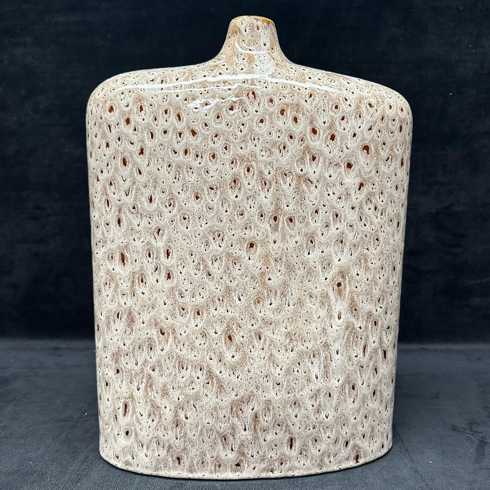 Lot 499: Mid Century Modern Textured Pattern Studio Pottery Vase Truman Maysapple Style White