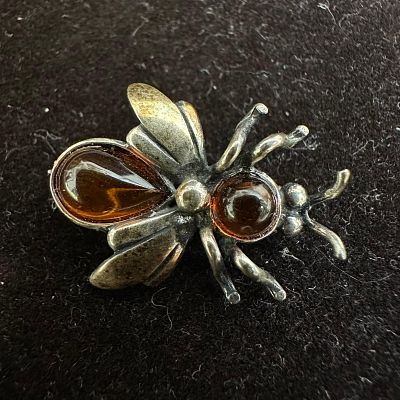 Bee Amber Silver Brooch Pin Sterling 925. This item is in good pre-owned, previously 