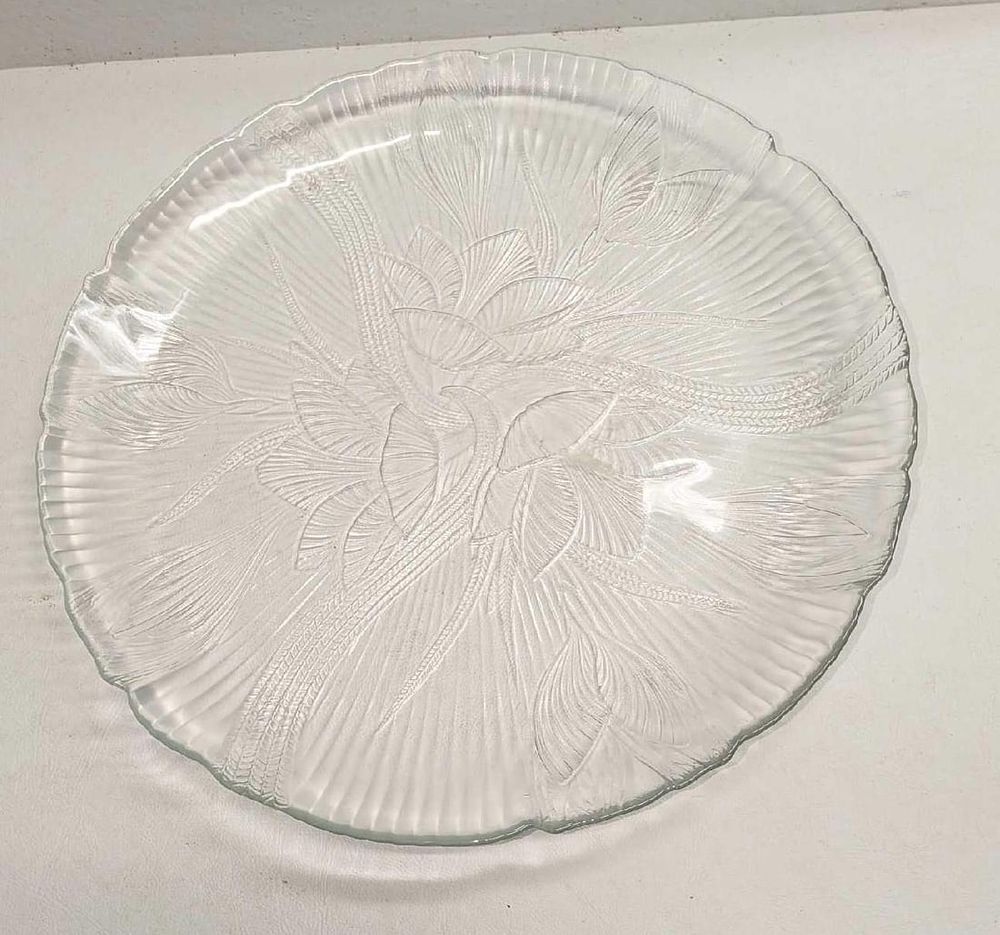 Lot 254: 4 Retired ARCOROC Canterbury  Glass Dinner Plates