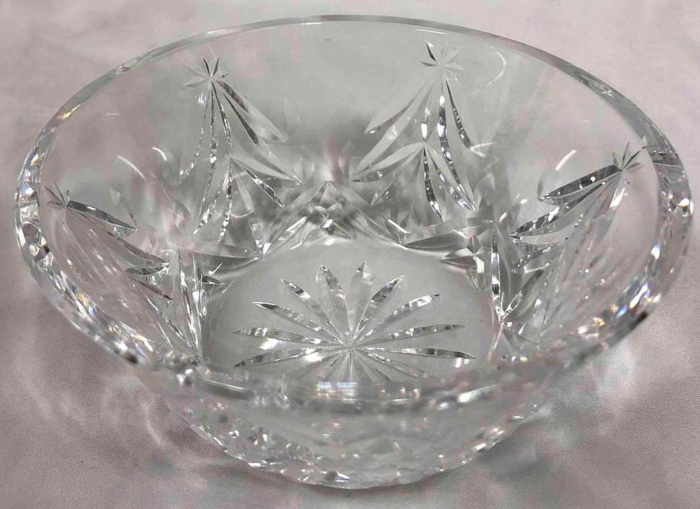 Lot 266: Press Cut Clear Glass Round Bowl