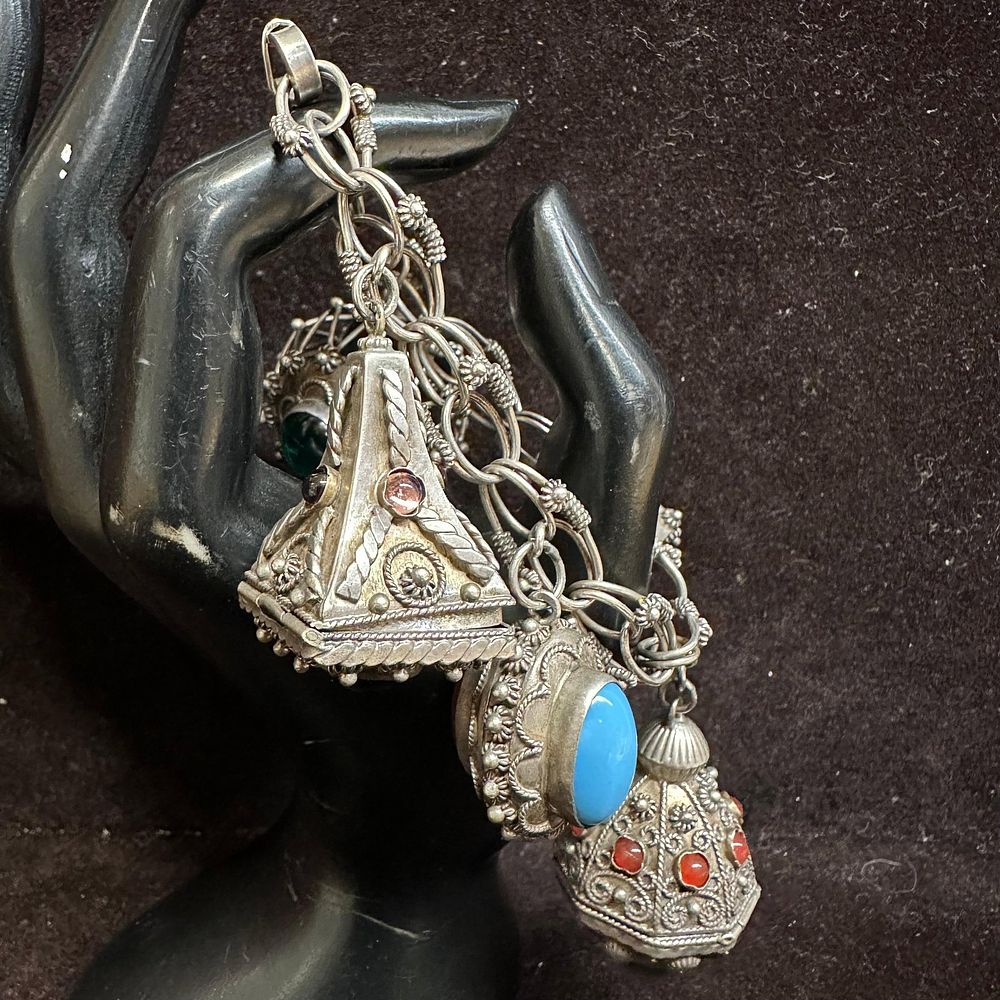 Lot 288: Glass and Faux Stone Ornate Fob Charm 800 Silver Bracelet O49