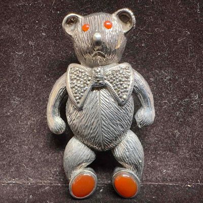 Teddy Bear Marcasite Carnelian Sterling Silver Brooch Pin C89. This item is in good pre-owned 
