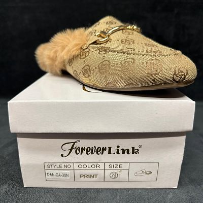 Forever Link Danica-30N Faux Fur Print Pattern Loafers Slip-On. The item is in like-new 