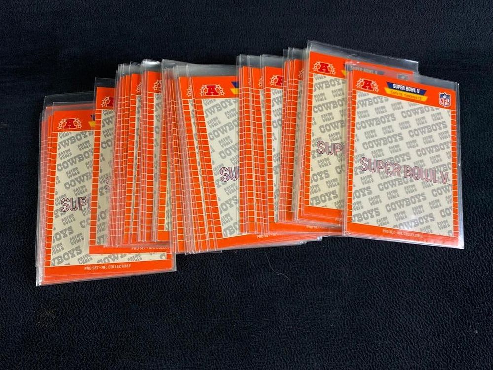 Lot 246: 65 NFL Pro Set Superbowl V Football Cards 1989