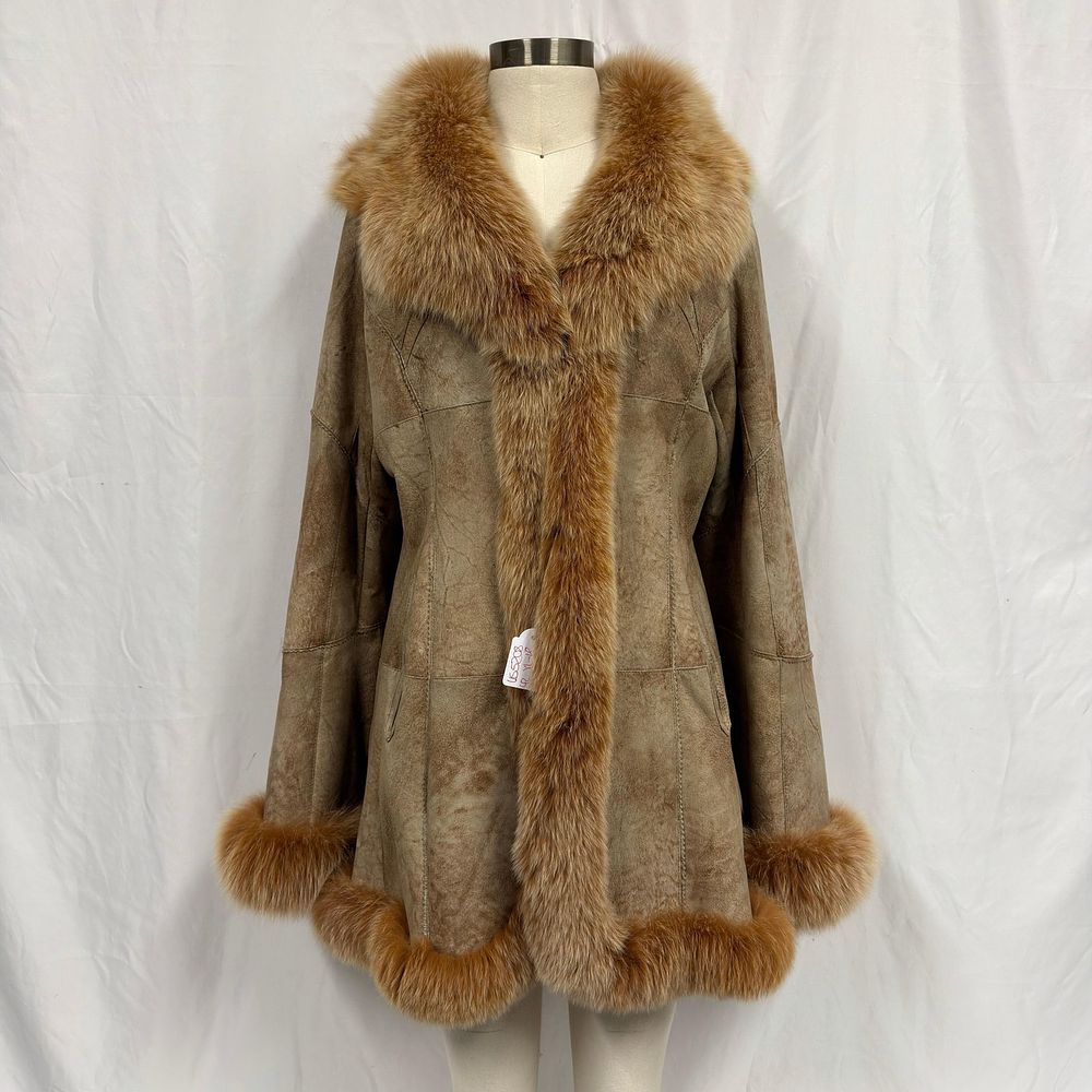 Lot 355: Hollies Stockholm Genuine Leather and Natural Fur Coat Size 48