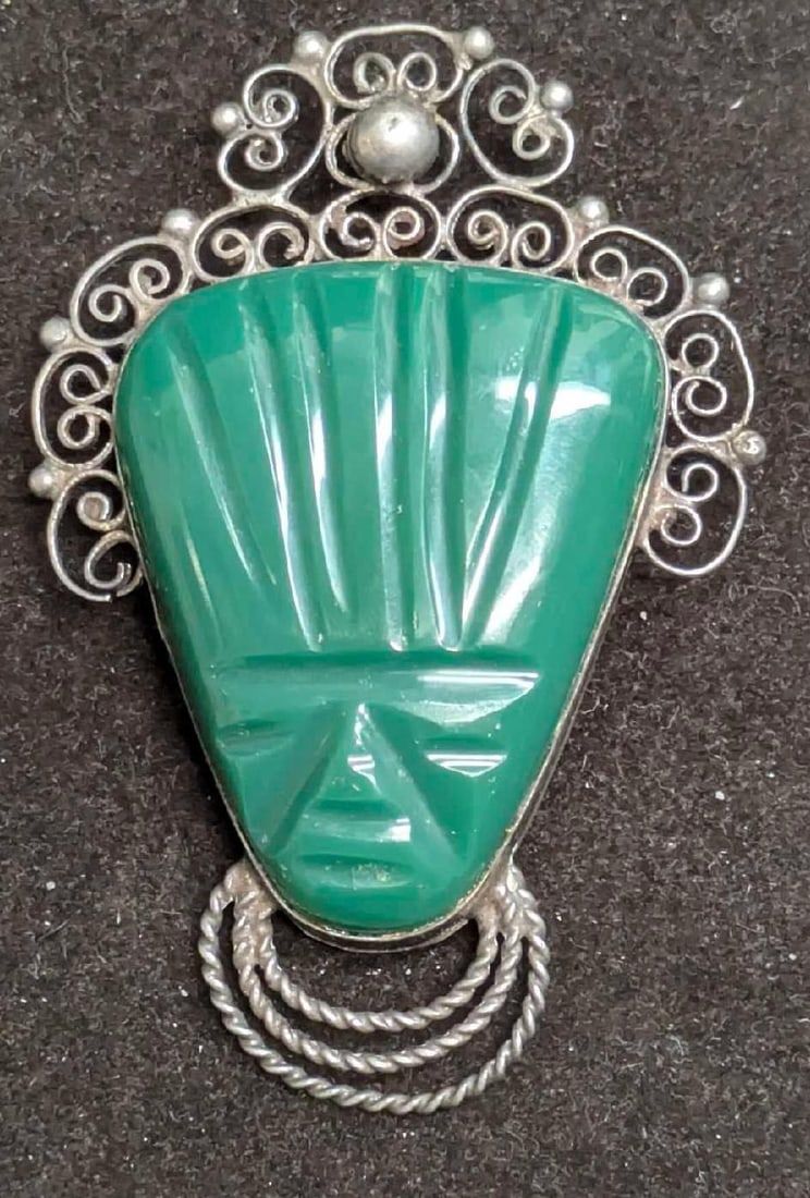 Lot 487: Vintage Sterling Silver With Green Onyx Mask Pin Brooch