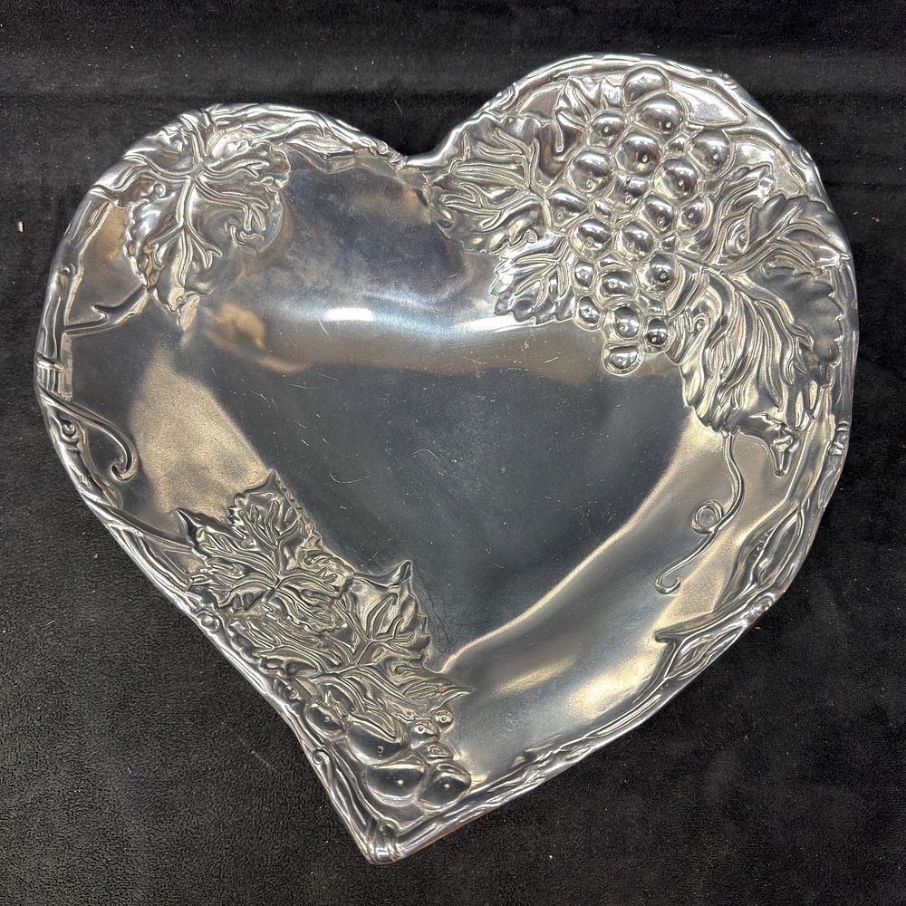 Lot 53: Arthur Court Grape Pattern Aluminum Heart Shaped Serving Bowl