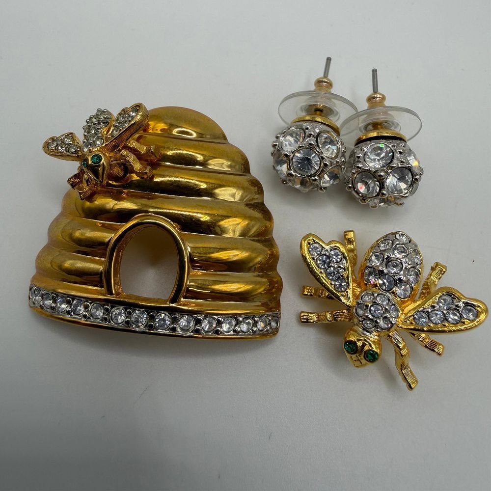 Lot 55: Joan Rivers Crystal Beehive Bee Brooch and Rhinestone Earrings Set HH28