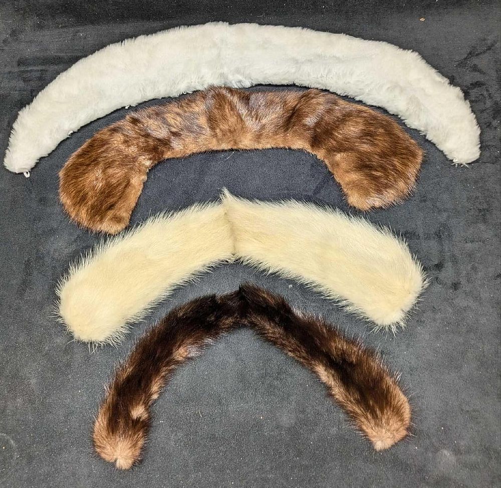 Lot 118: 4 Vintage Faux & Real Mink Collars