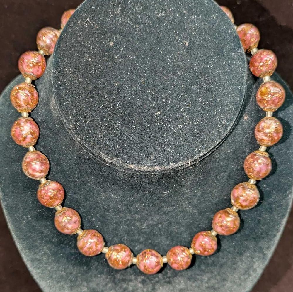 Lot 126: Vintage Italian Murano Art Glass Bead Necklace FF