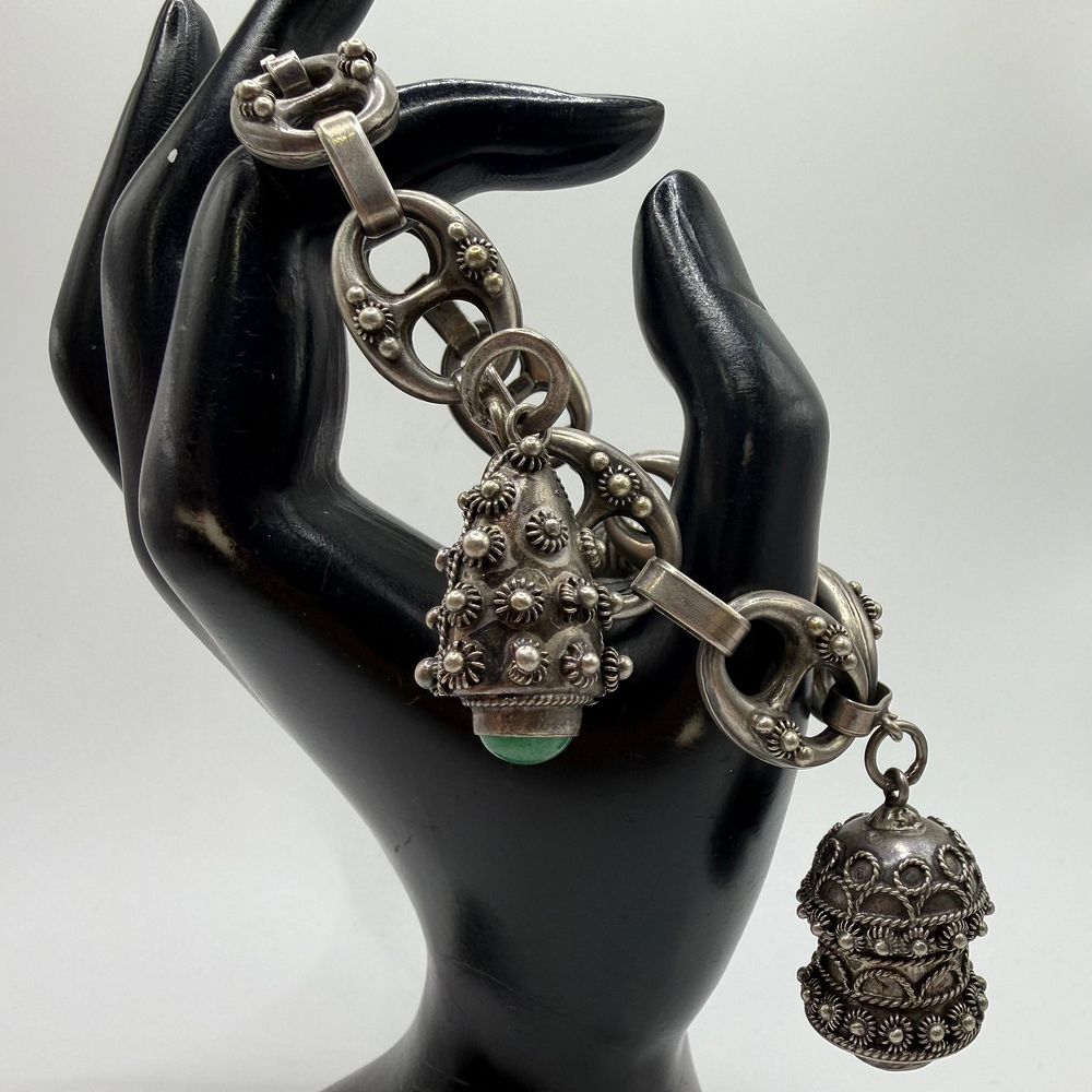 Lot 135: Gemstone Cabochon Fob Charm 800 Silver Floral Motif Bracelet ER46