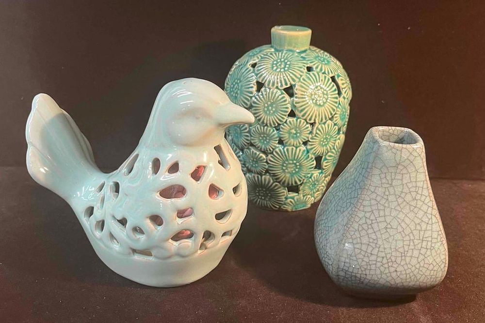 Lot 187: Three Blue Desk/Shelf Decor Pieces