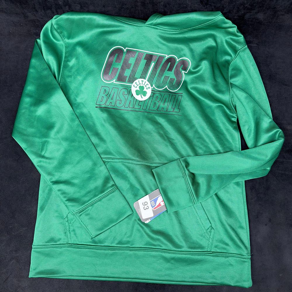 Lot 196: Boston Celtics Basketball Youth Green Hoodie Large 14/16 L