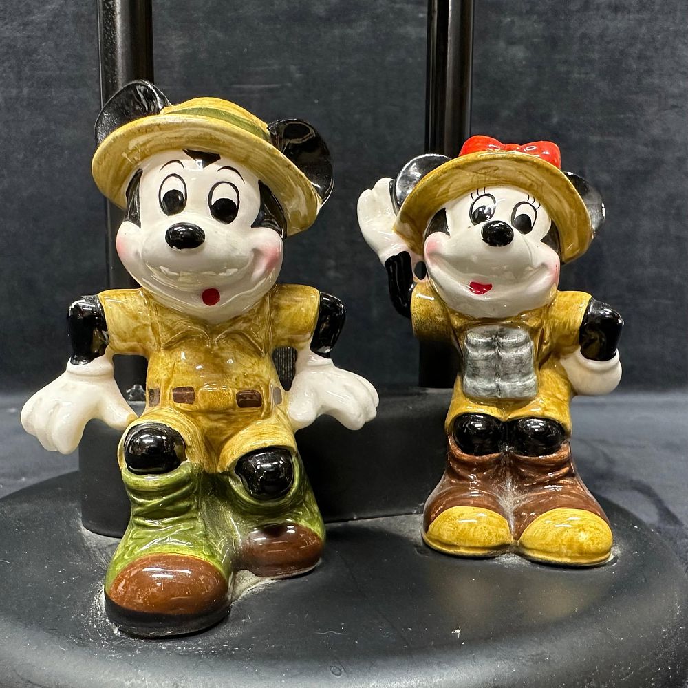 Lot 276: Disney Safari Mickey and Minnie Mouse Character Table Lamp