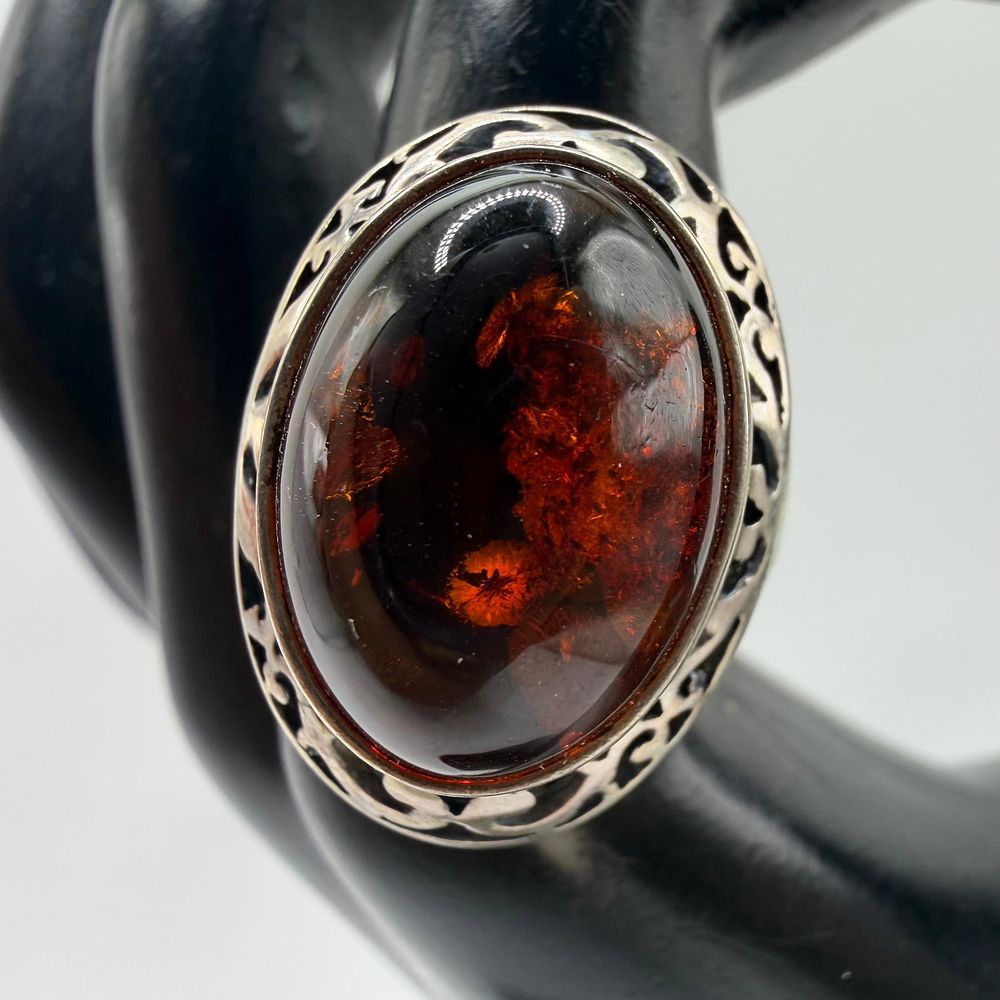 Lot 307: Valerio Amber Oval Cabochon Sterling Silver Ring V8 Poland