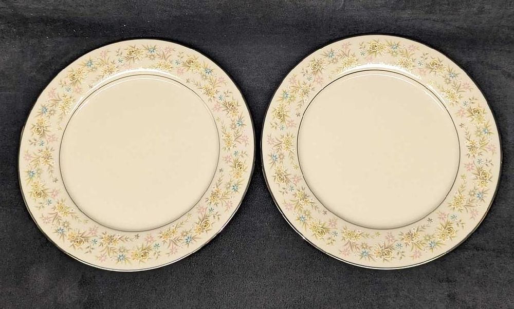 Lot 362: 2 Retired Noritake Blossom Time Dinner Plates B