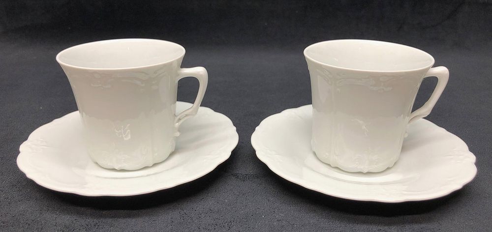 Lot 407: Hunterschenreuther Selb Bavaria 4pc Tea Cup & Saucer Set  - Made in Germany - "Racine" White Pattern