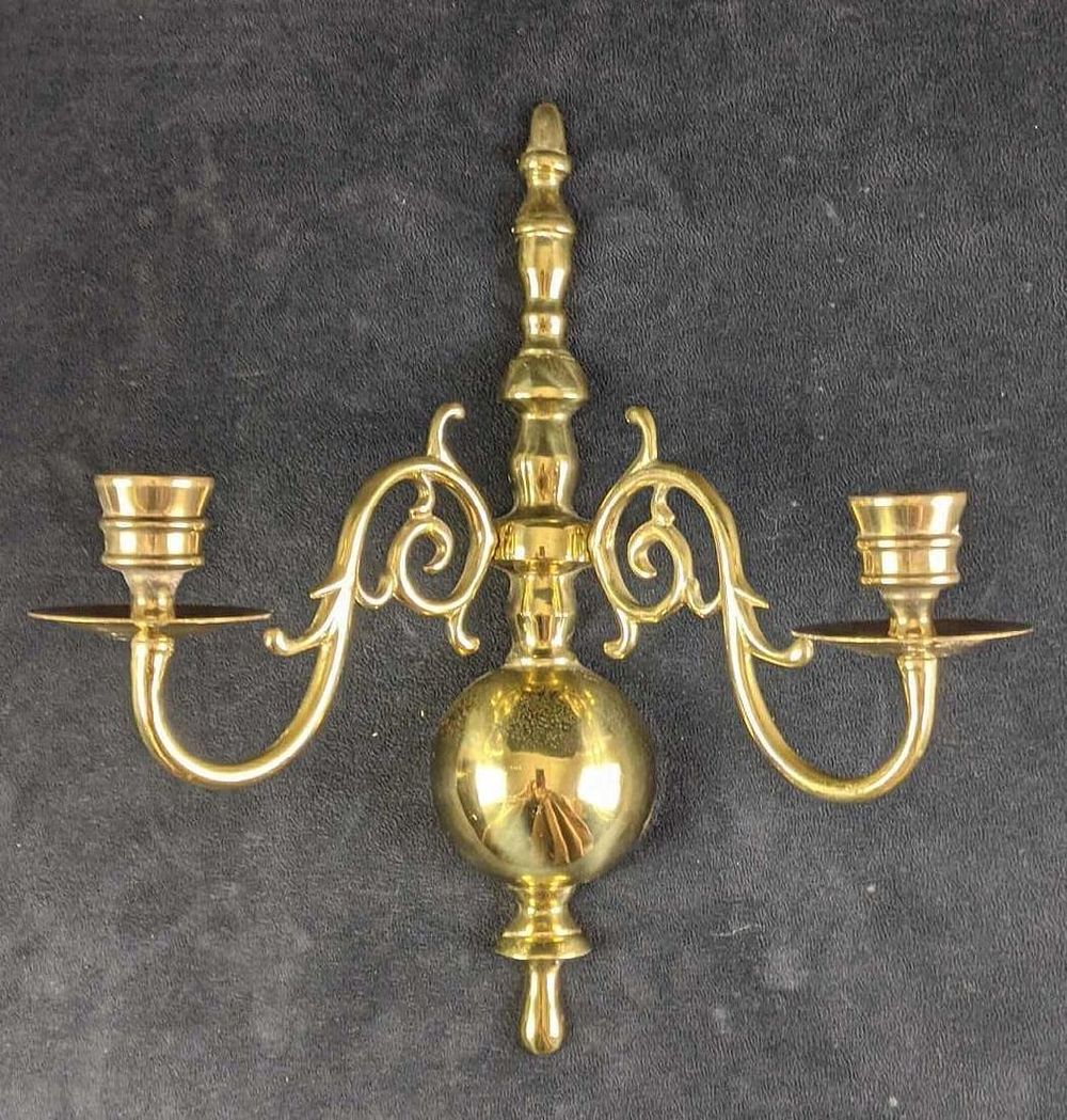 Lot 415: Gold Toned Wall Sconce