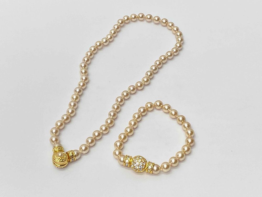 Lot 490: Designer Nolan Miller Glamour Collection Pearl Necklace & Bracelet Set