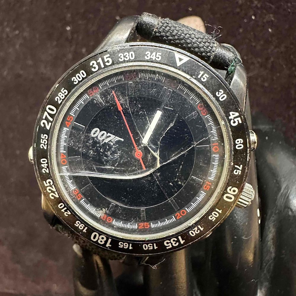 Lot 151: Fossil 007 James Bond Limited Edition Watch LI-1679 #0390/1000 Needs Repair