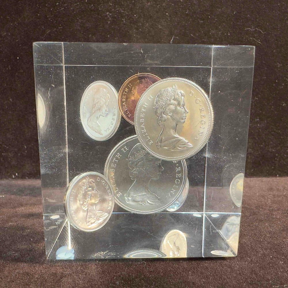 Lot 177: Vintage 1970 Canadian Coins In Lucite Cube Paperweight