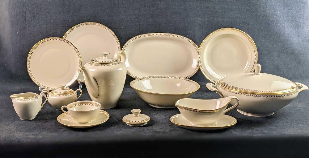 Lot 251: Winterling Roslau Bavaria Gold 84 Fine China Lot Of 40