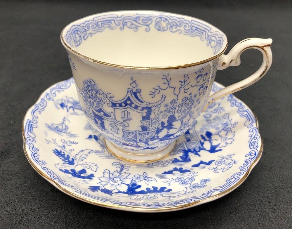 Lot 289: Royal Albert Fine Bone China Tea Cup & Saucer Set - Made in England - "Mikado" Pattern