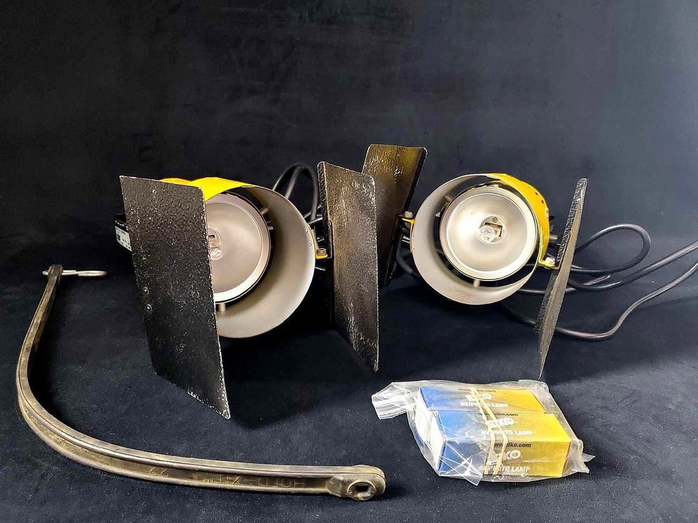 Lot 156: Star D Lite Photographic Studio Lights Lot Of Two