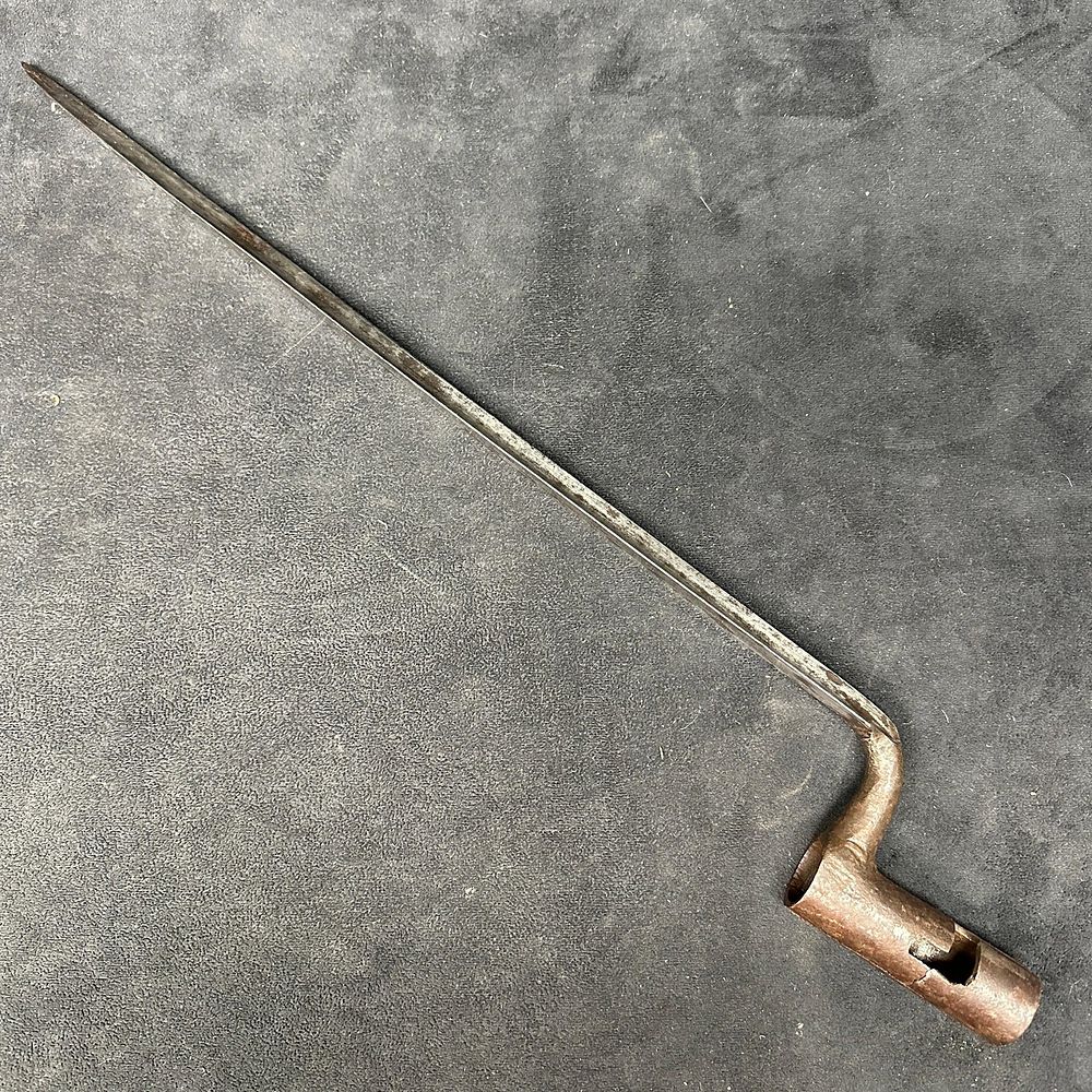 Lot 173: Brown Heavy Wear Socket Rifle Bayonet Unmarked