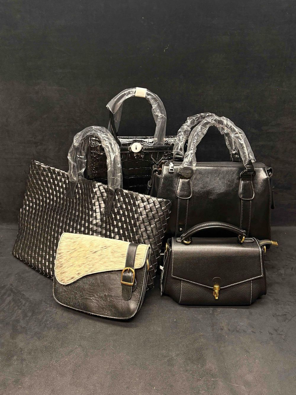 Lot 208: Black Womens Leather Fashion Bag Collection A