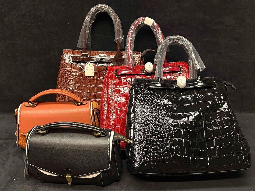 Lot 215: Black and Brown Womens Leather Fashion Bags Collection E