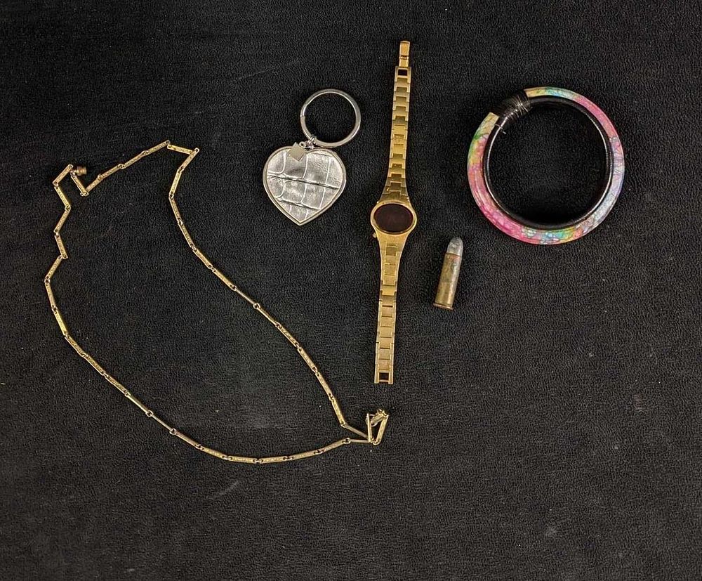 Lot 224: Miscellaneous Accessories