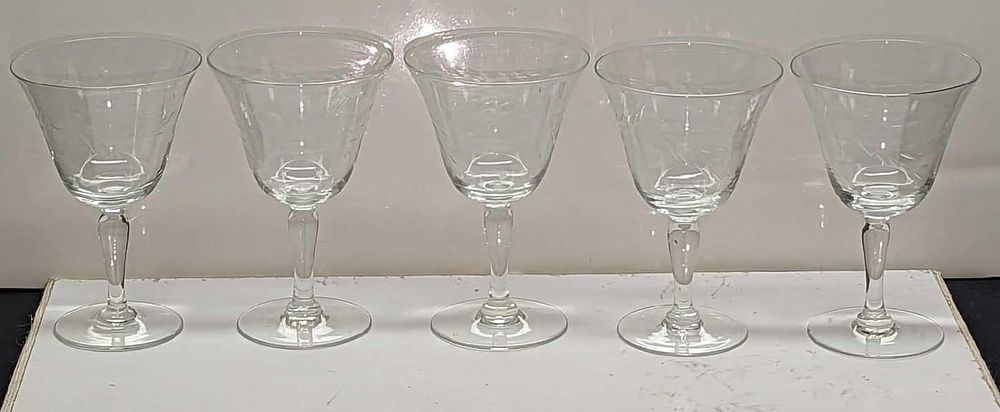 Lot 295: 5 Vintage Glass Cordial Liqueur Glasses