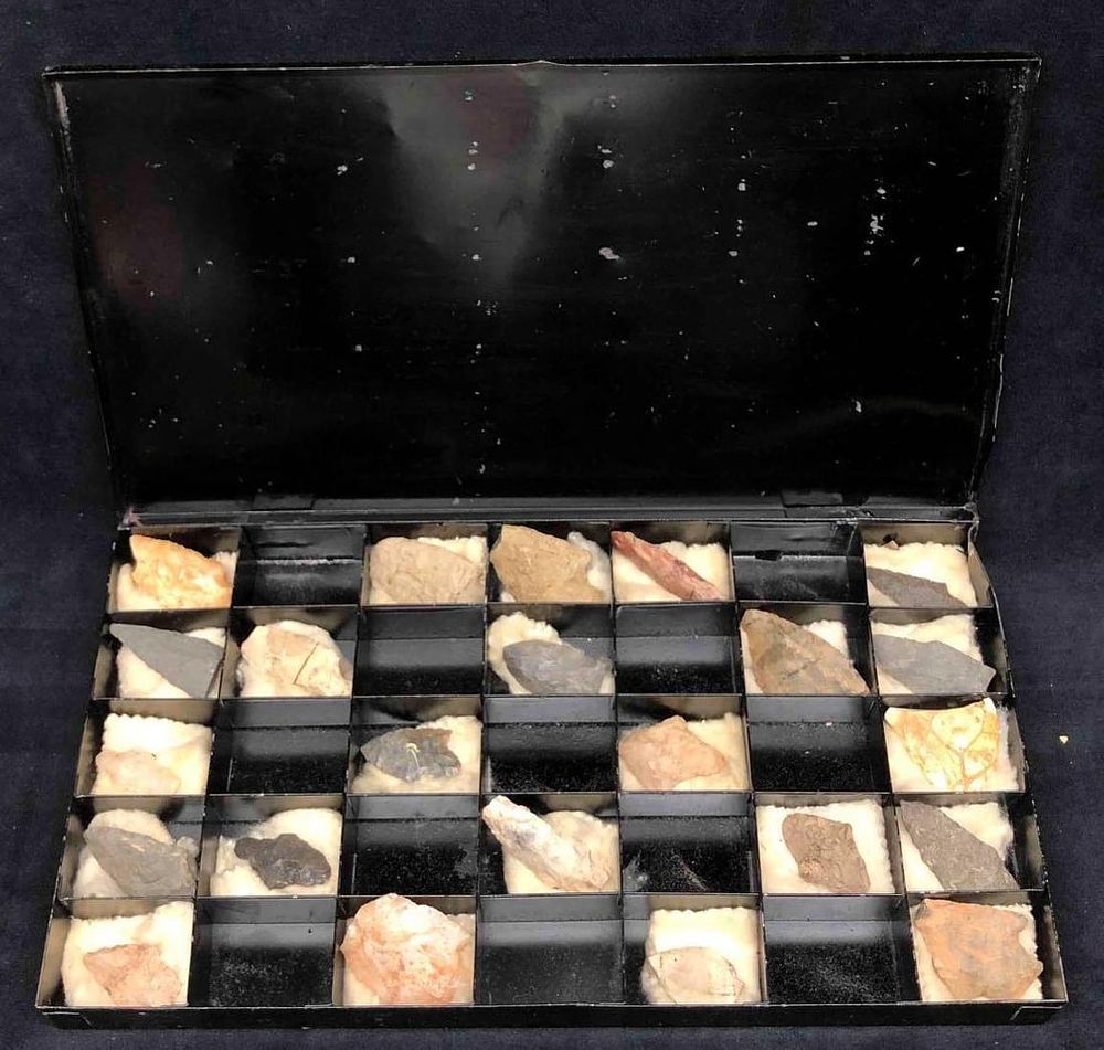 Lot 236: 23 Native American Arrow Heads