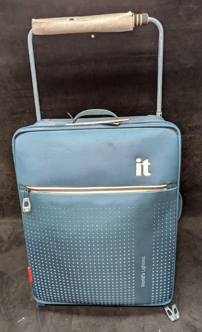 Lot 315: it Luggage Polyester Soft Sided Trolley Suitcase