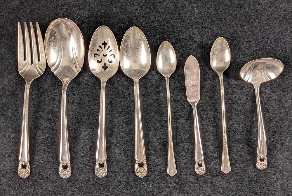 Lot 337: Eight Vintage Eternally Yours Silverplate Silverware