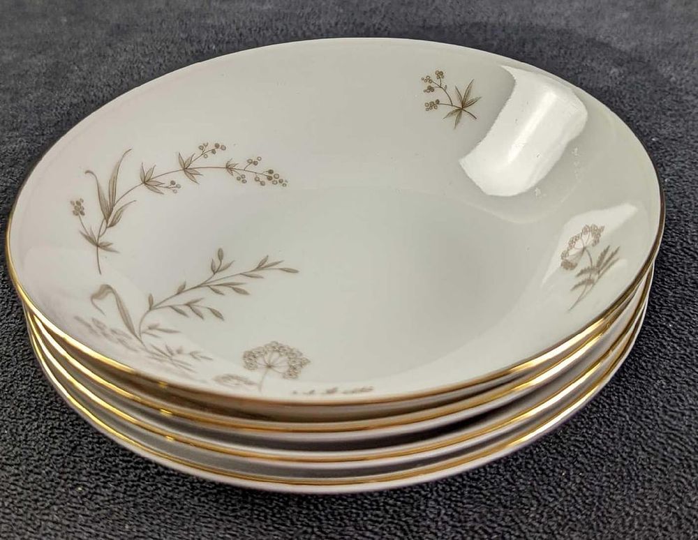 Lot 427: 4 Vintage Johann Haviland Bavaria Germany Dessert Bowls