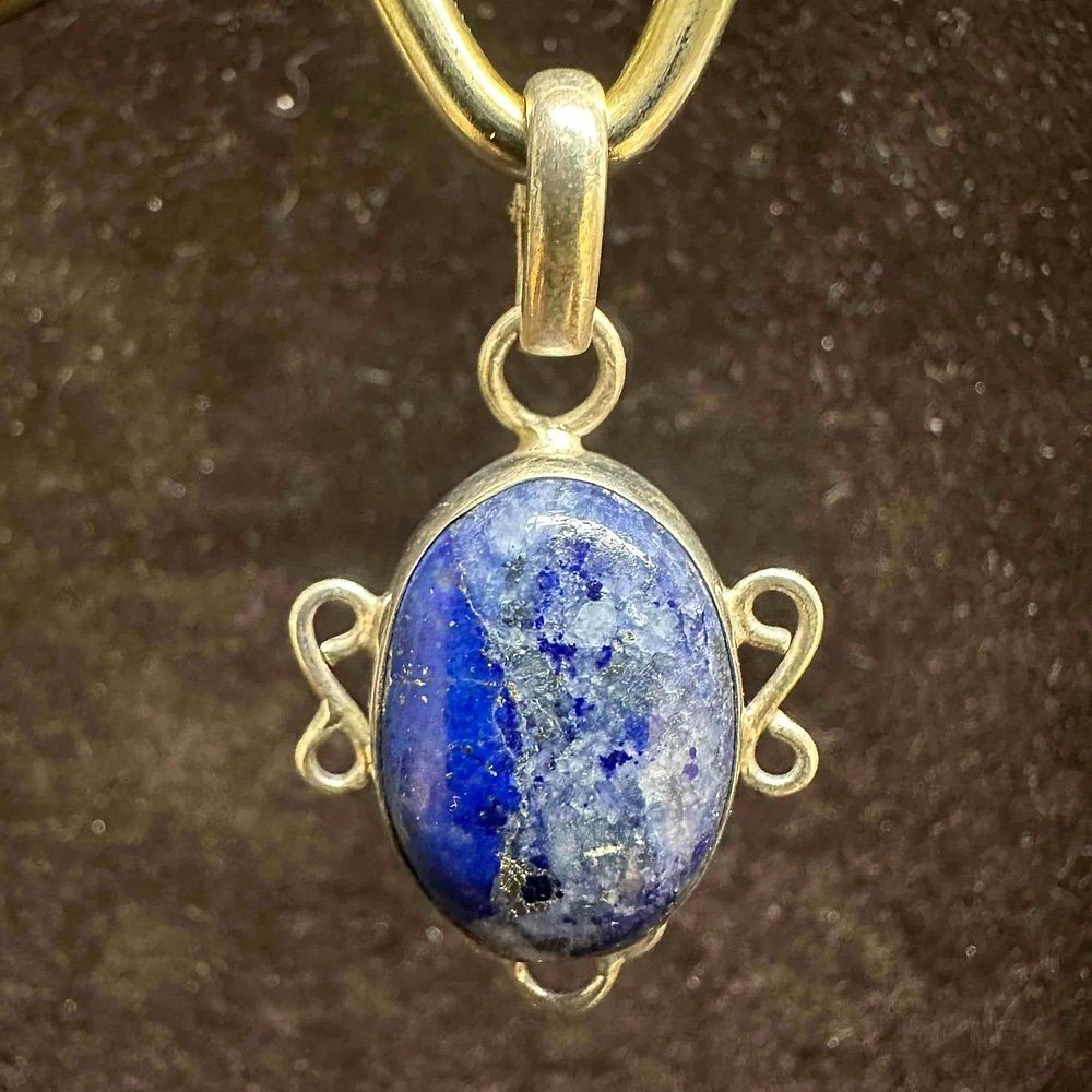 Lot 471: Oval Lapis Lazuli Gemstone Sterling Silver Bezel Pendant G60