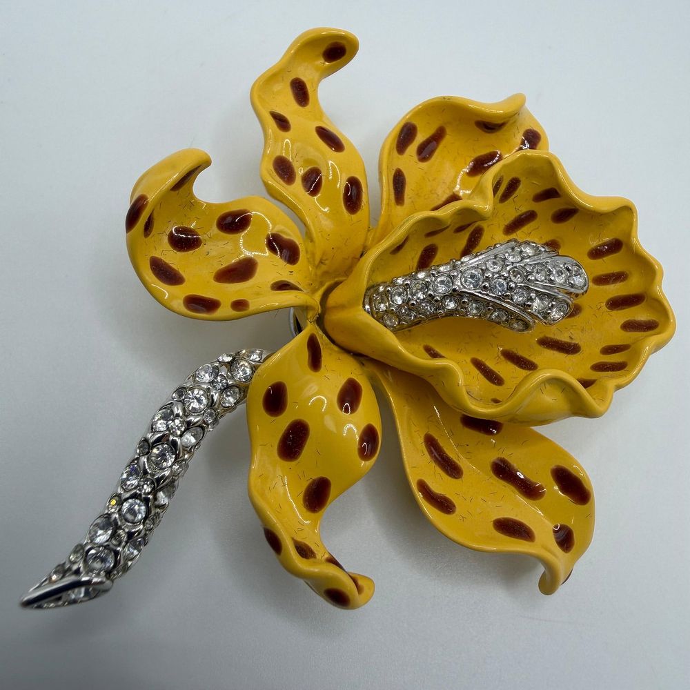 Lot 175: KJL Kenneth Jay Lane Yellow Orchid Bold Yellow Enamel and Crystal Accents