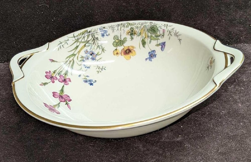 Lot 229: K&A Krautheim Selb Bavaria Serving Bowl With Handles