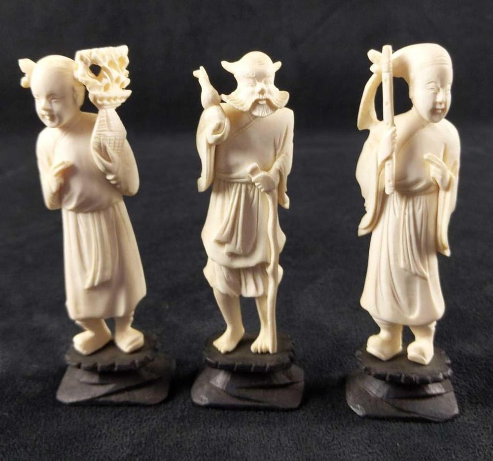Lot 233: White Resin 3 Figurines Xiangzi Nezha Zhong Kui