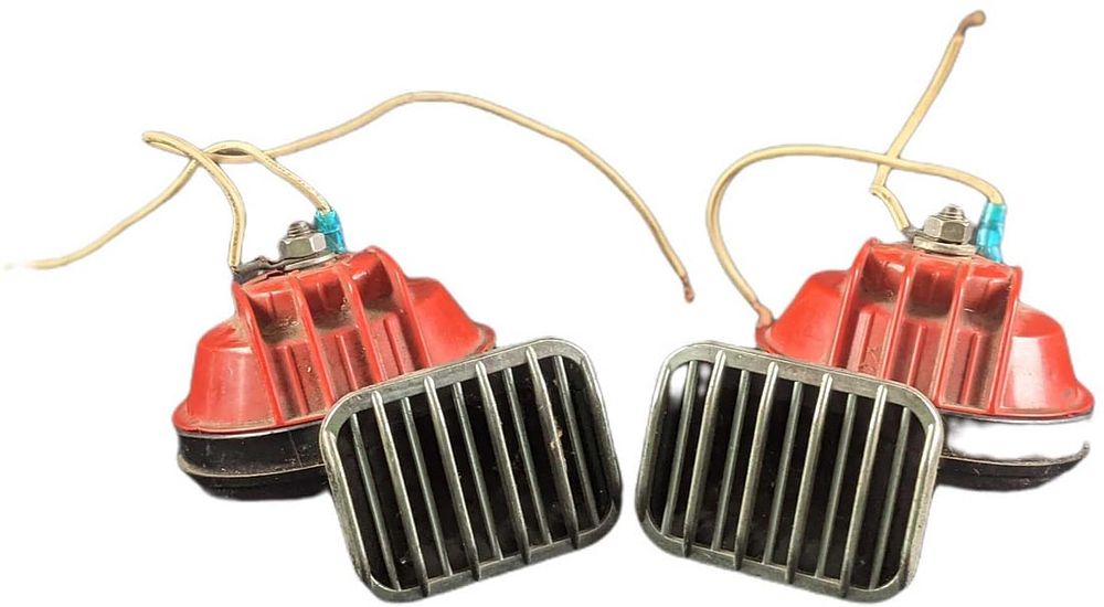 Lot 236: Fiamm Vintage Dual Horns