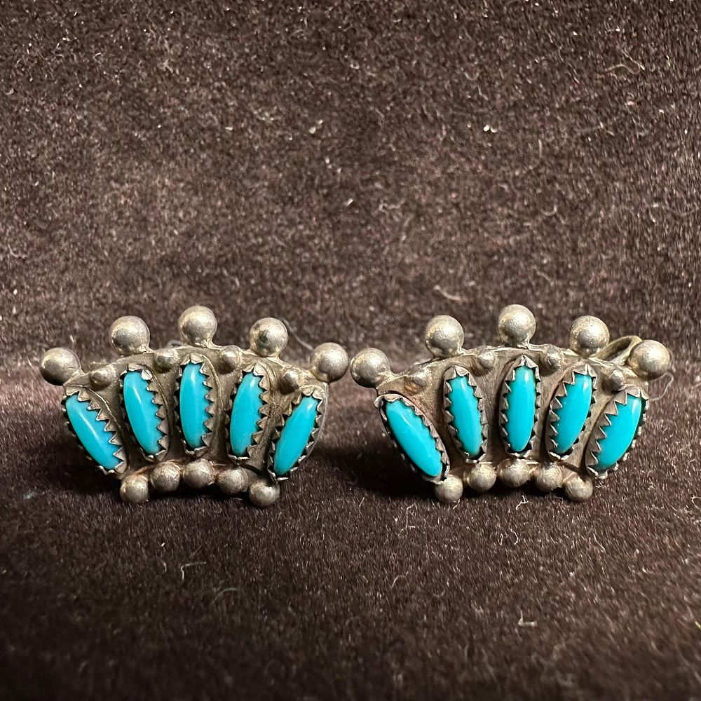 Lot 353: Navajo Southwestern Style Multi Turquoise Cluster Setting Sterling Earrings M52