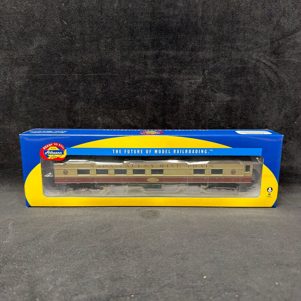 Lot 362: Gourmet Express Athearn Napa Valley Wine Train HO Scale Coach Car