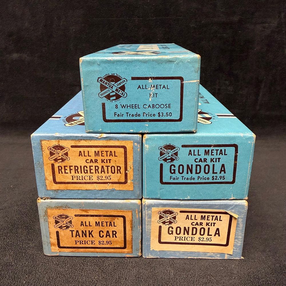 Lot 370: Group of Five Vintage Mantua HO Scale All-Metal Train Car Kits
