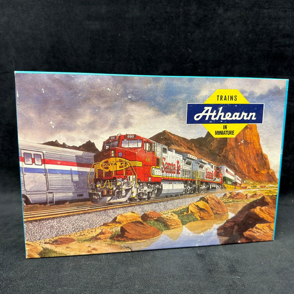 Lot 372: Athearn Gunderson Maxi-III Southern Pacific HO Scale Five Car Set